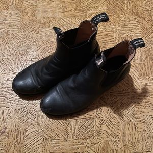 Beautiful Blundstones! Brand-ish new!